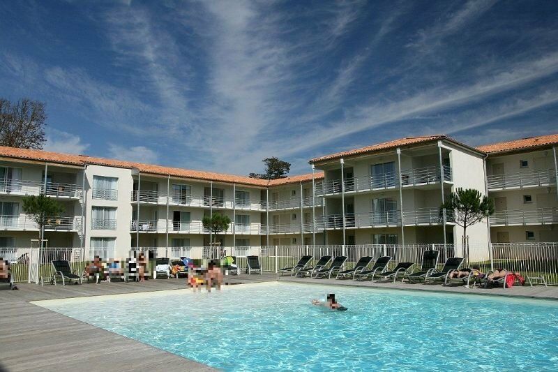 Vacanceole - Le Domaine Du Chateau - La Rochelle / Ile De Re Лагор Екстериор снимка